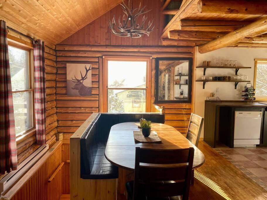 Cozy Log Cottage La Minerve Luaran gambar
